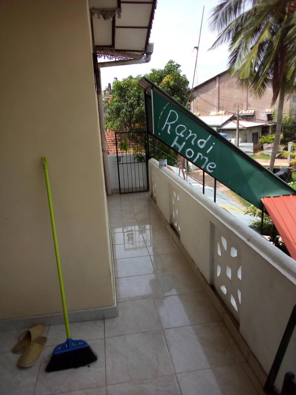Randi Homestay In Negombo Exterior foto
